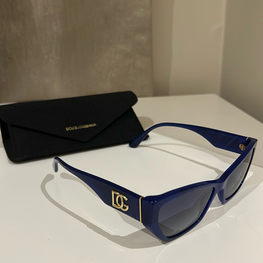 Dolce & Gabbana cat eye sunglasses in Marble Blue